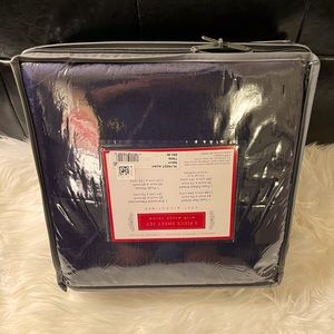 3 Piece Sheet Set w/ Plush Throw